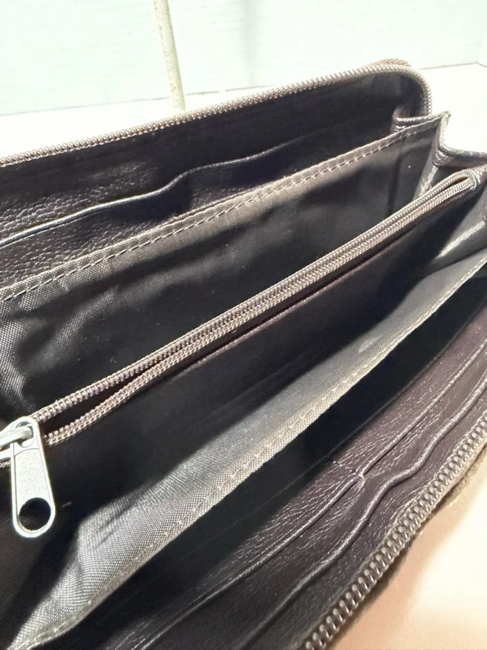Ariat Women's Cruiser Leopard Studded Long Zip Wallet Clutch